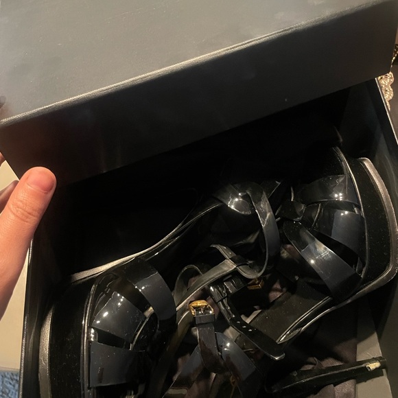 TRIBUTE PLATFORM SANDALS size 39 but it fits size 8- excellent condition - Picture 8 of 8